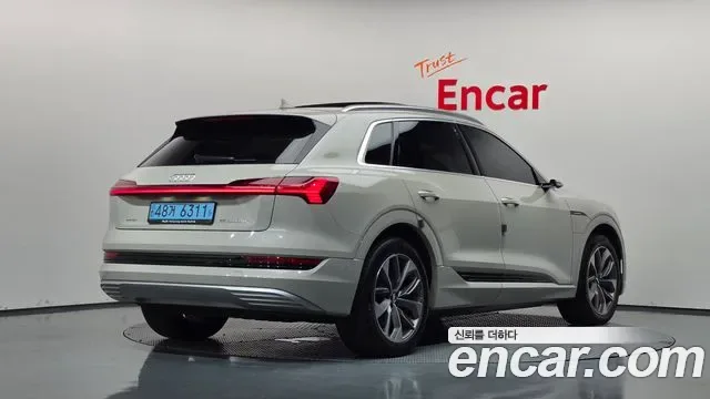 Audi E-Tron, 2020 — фото 2