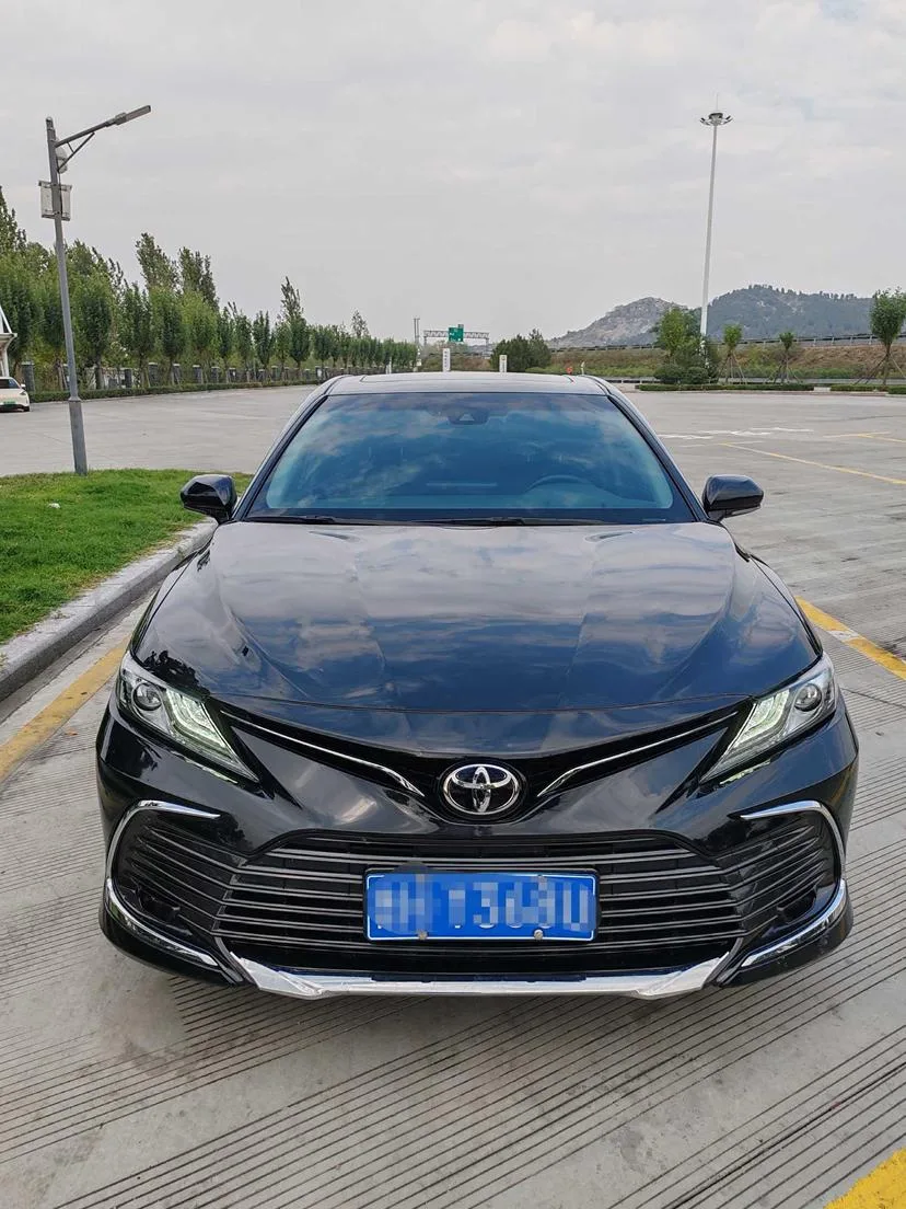 Toyota Camry, 2023 — фото 2