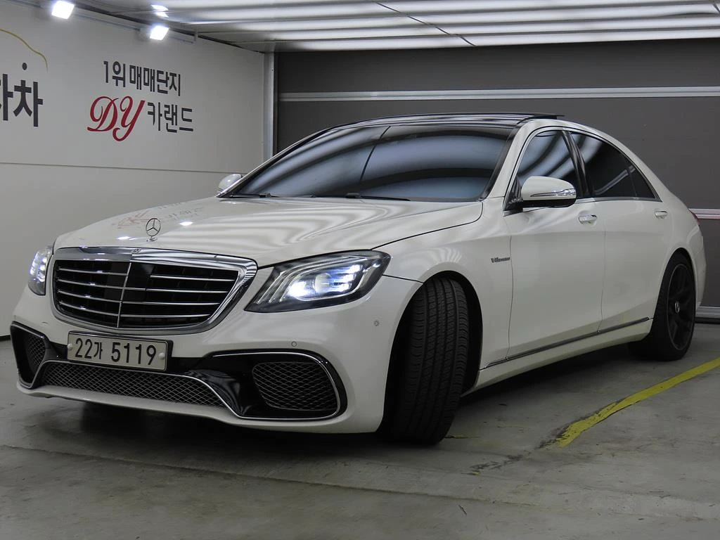 Mercedes-Benz S-Class W222
