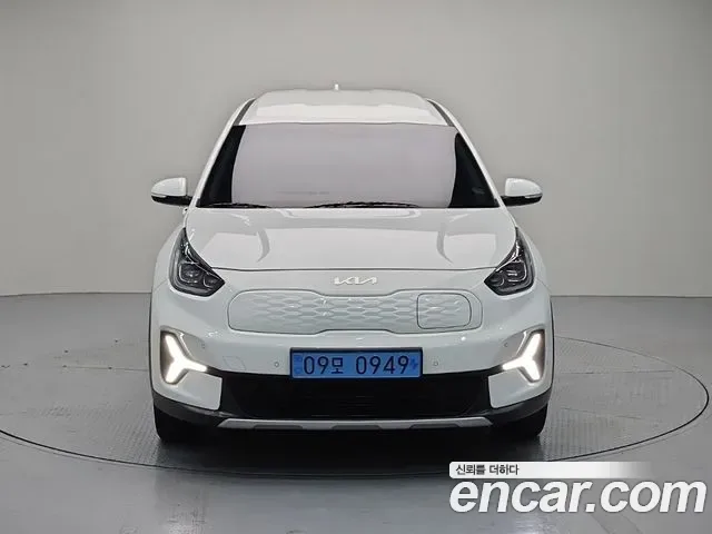 Kia Niro Plus, 2022 — фото 2