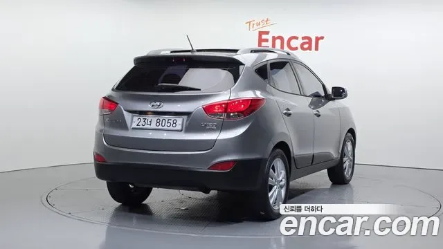 Hyundai Tucson ix, 2010 — фото 2