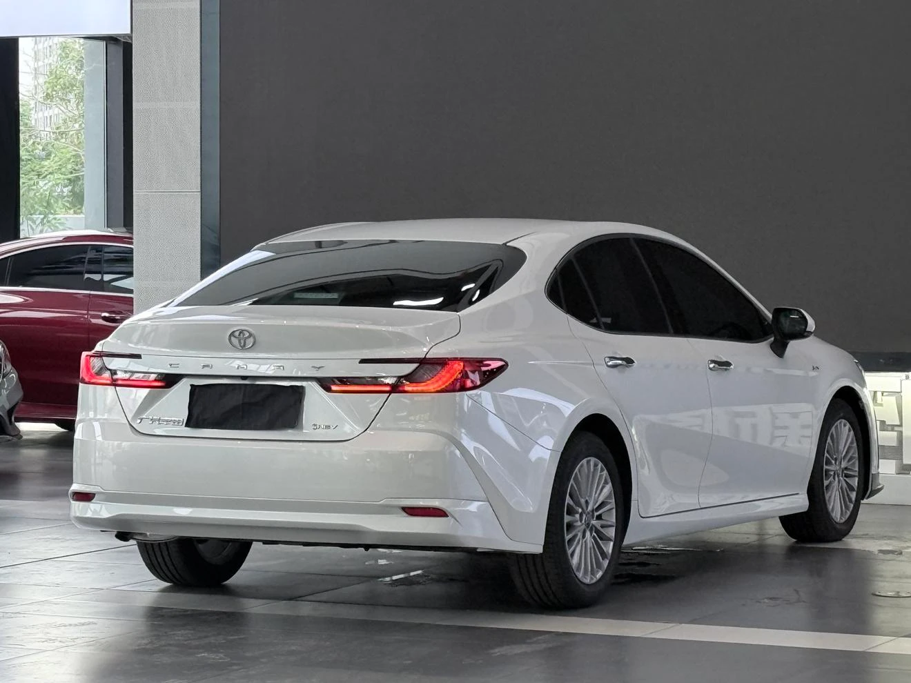 Toyota Camry, 2024 — фото 4