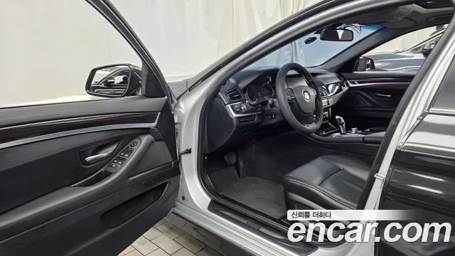 BMW 5-Series F10, 2013 — фото 10