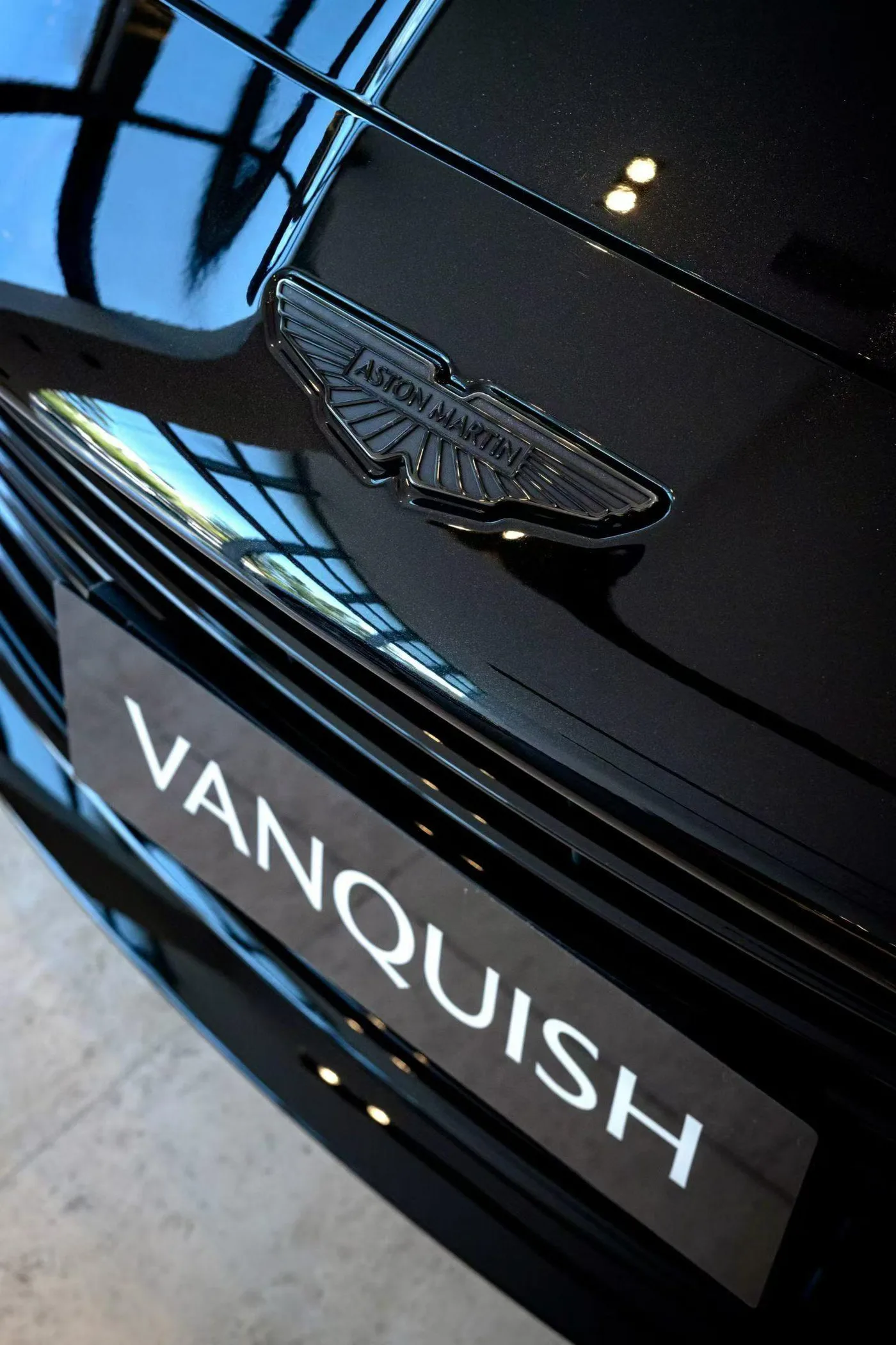 Aston Martin Vanquish, 2027 — фото 10