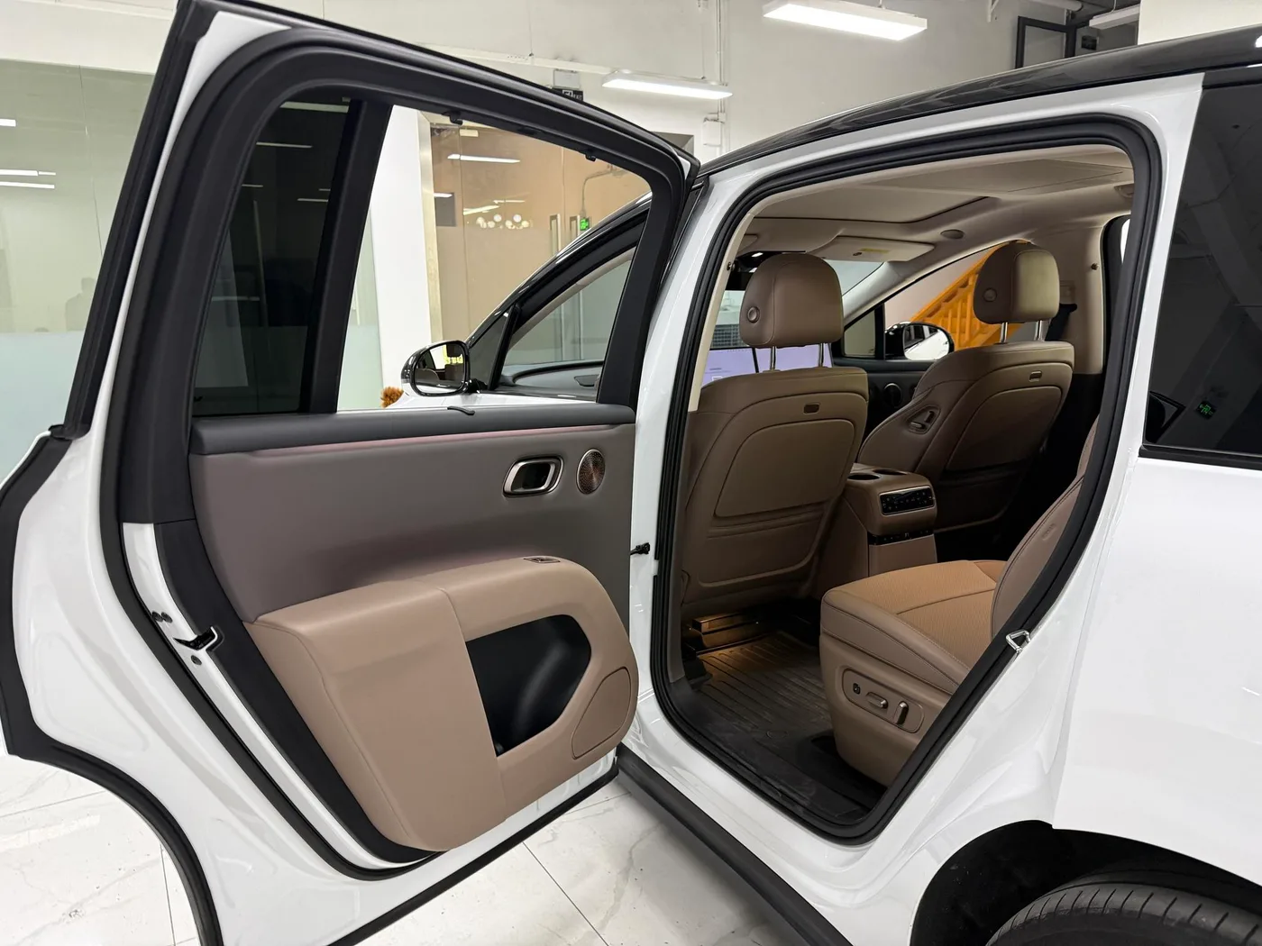 Li Auto ideal i8, 2025 — фото 13