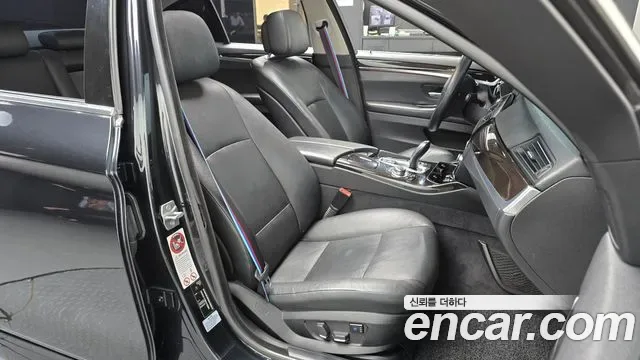 BMW 5-Series F10, 2013 — фото 12