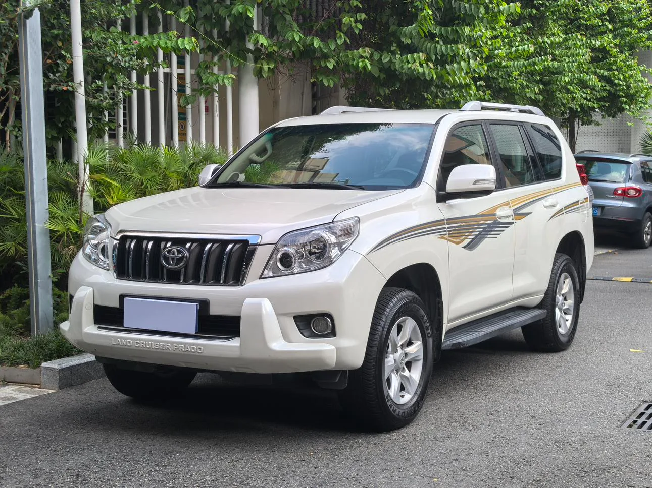 Toyota Prado (imported)
