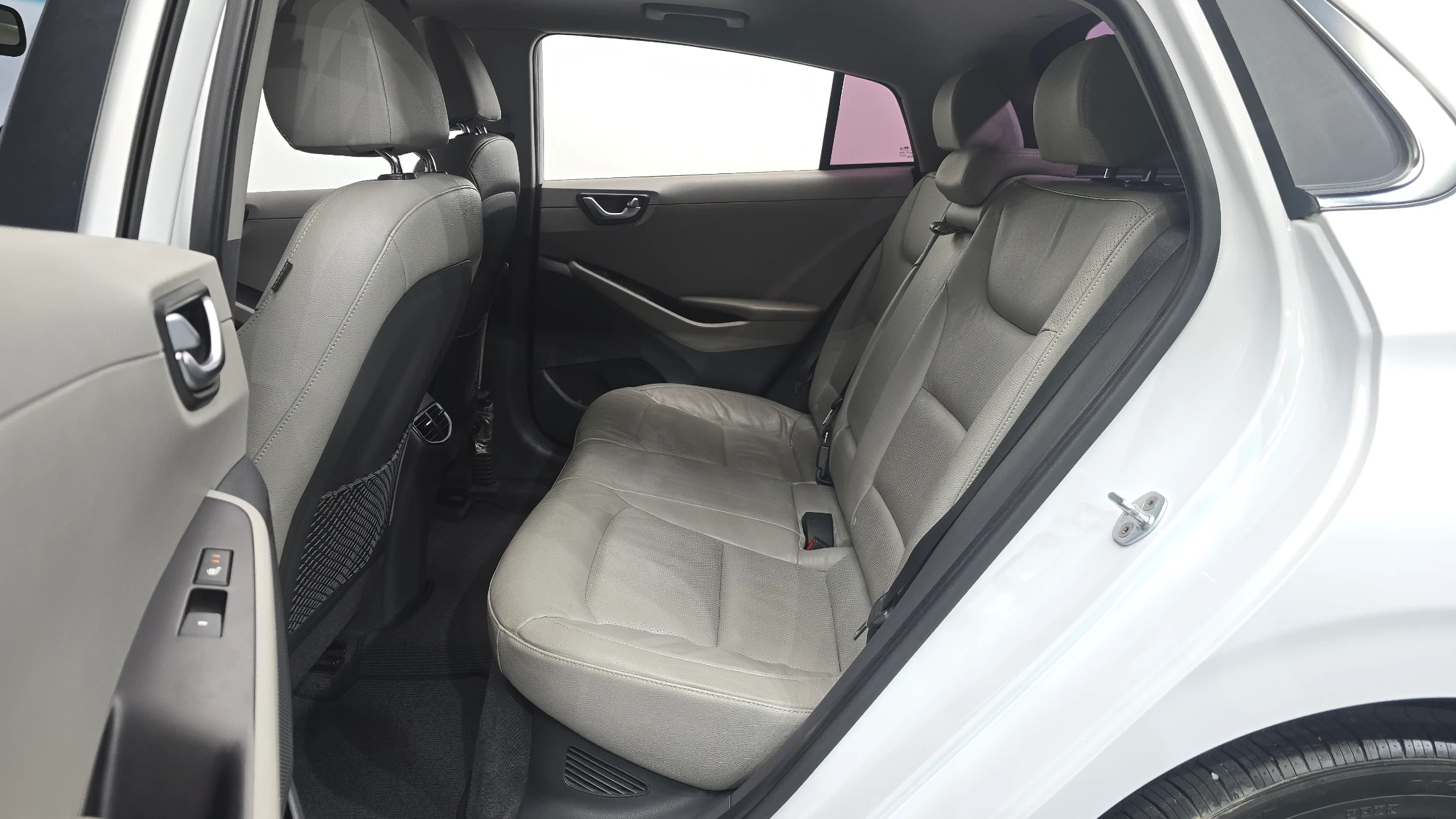 Hyundai Ioniq Ionic Hybrid, 2016 — фото 12