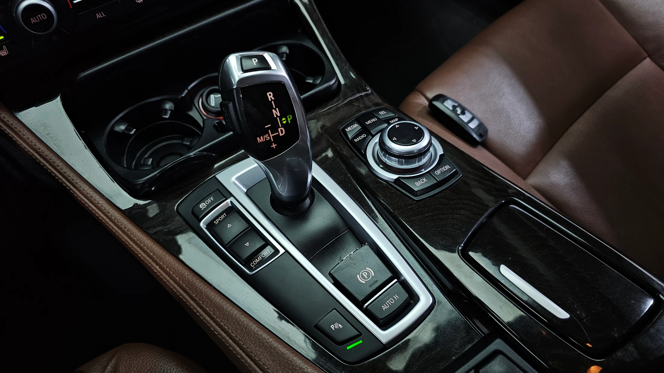 BMW 5-Series F10, 2013 — фото 9