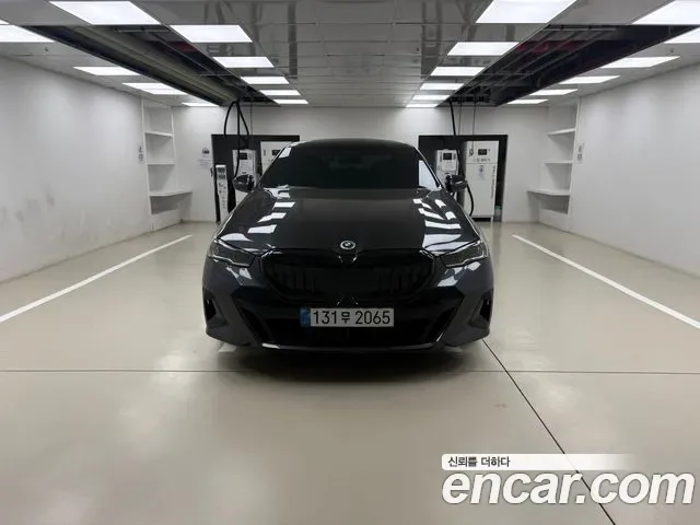 BMW 5-Series G60