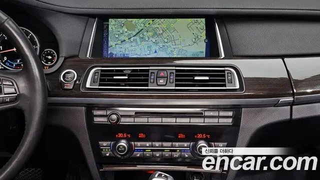 BMW 7-Series F01, 2013 — фото 18