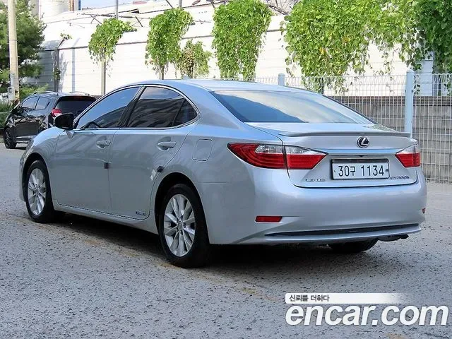 Lexus Es ES300h, 2012 — фото 3