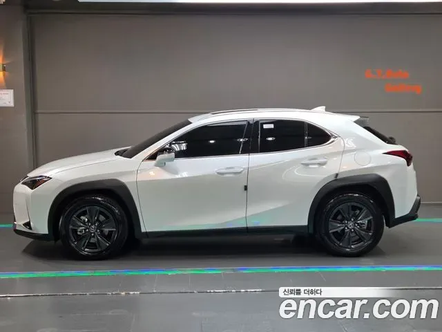 Lexus Ux UX300h, 2025 — фото 3