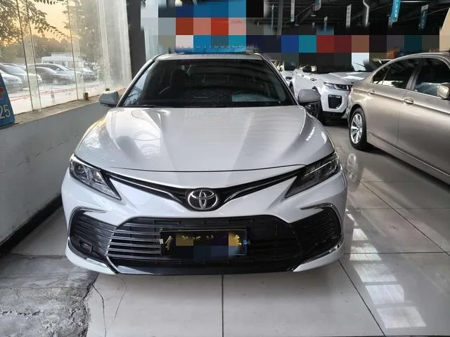 Toyota Camry, 2023 — фото 2