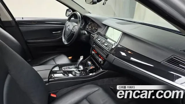 BMW 5-Series F10, 2013 — фото 18