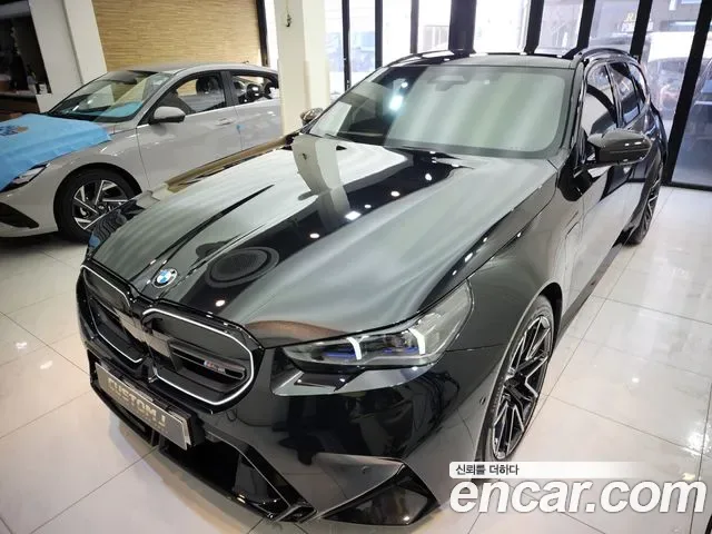 BMW M5 G90