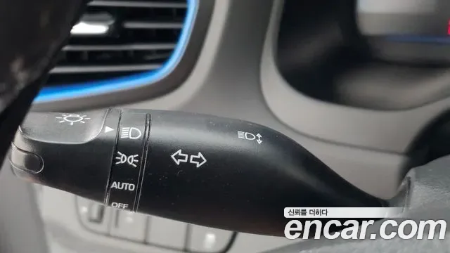 Hyundai Ioniq Ionic Hybrid, 2016 — фото 17