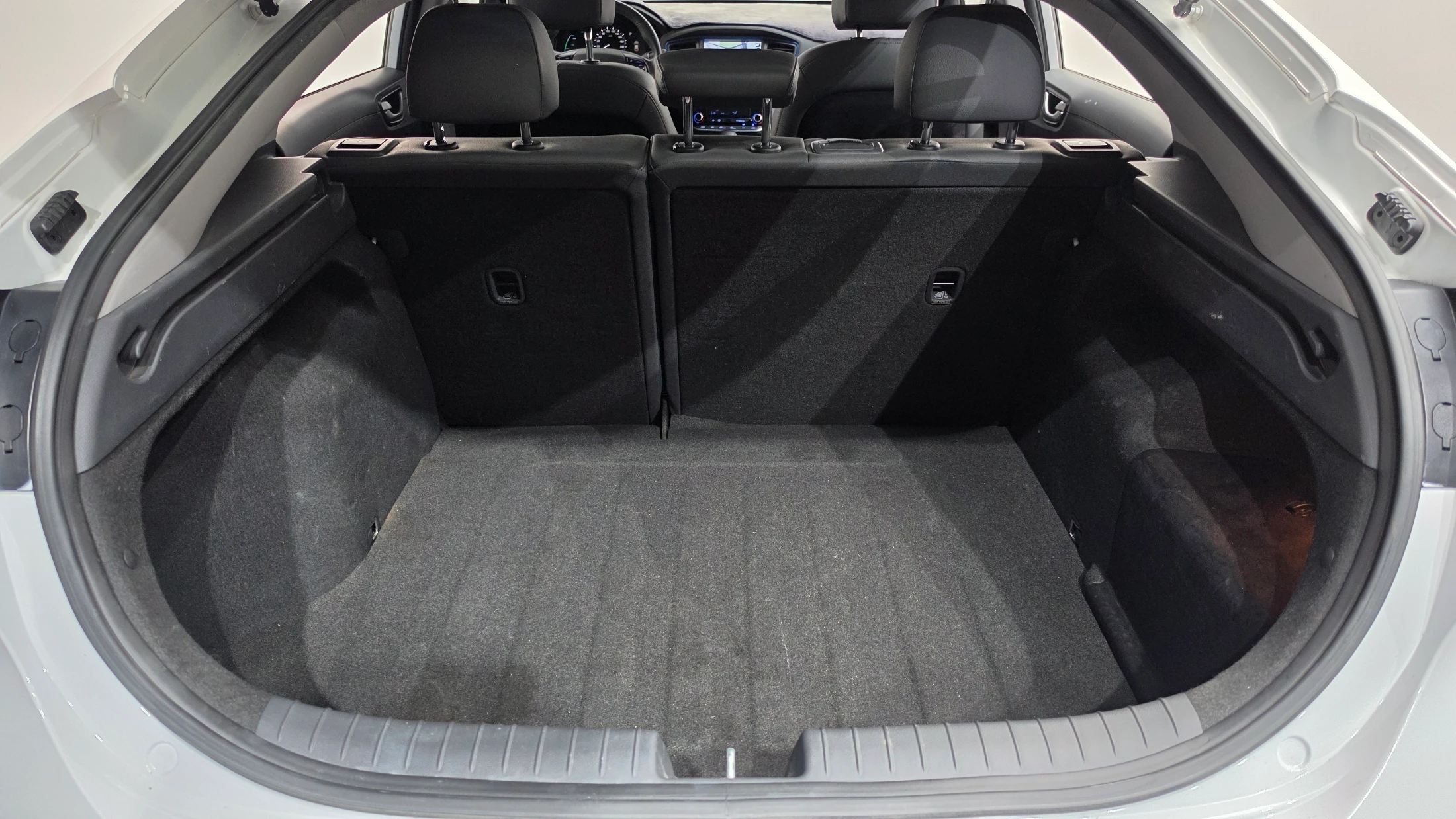 Hyundai Ioniq Ionic Hybrid, 2016 — фото 20