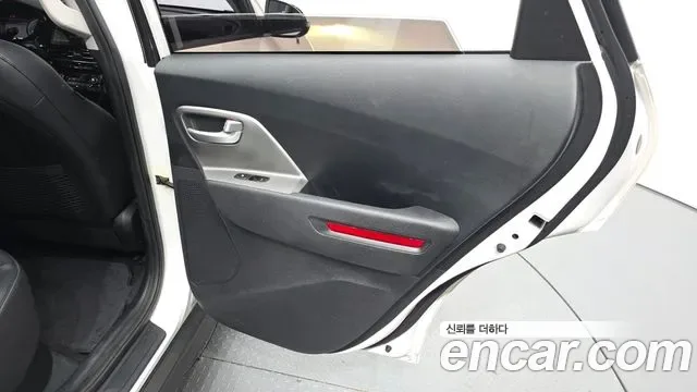 Kia Niro Plus, 2022 — фото 25