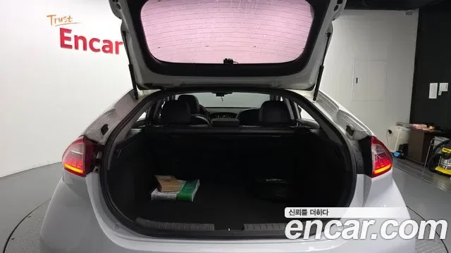Hyundai Ioniq Ionic Electric, 2017 — фото 20