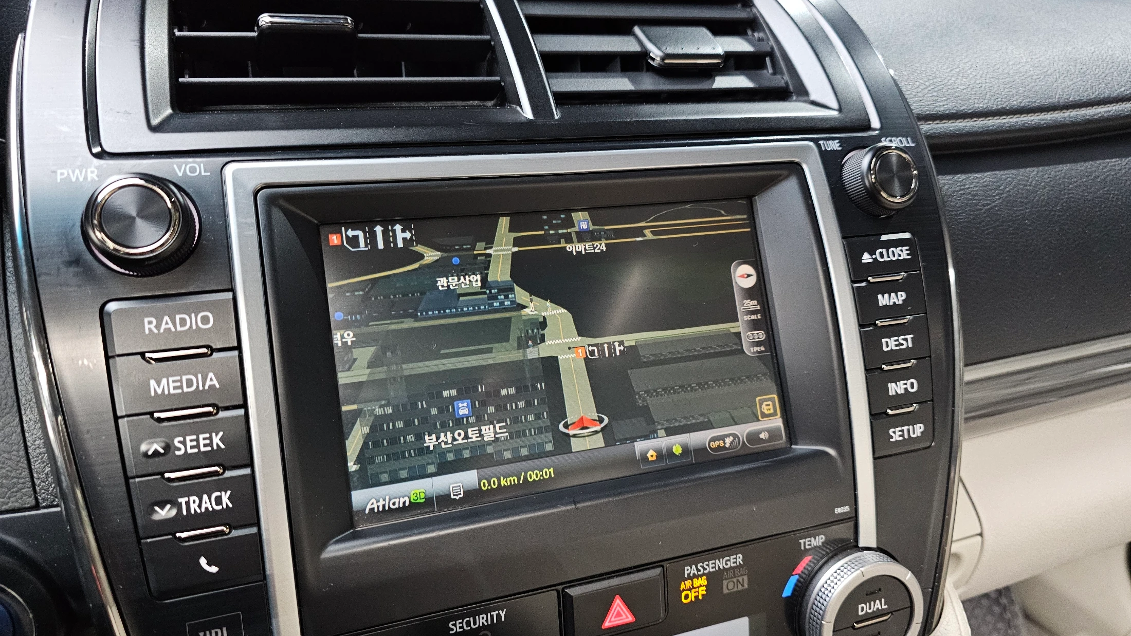 Toyota Camry, 2013 — фото 14