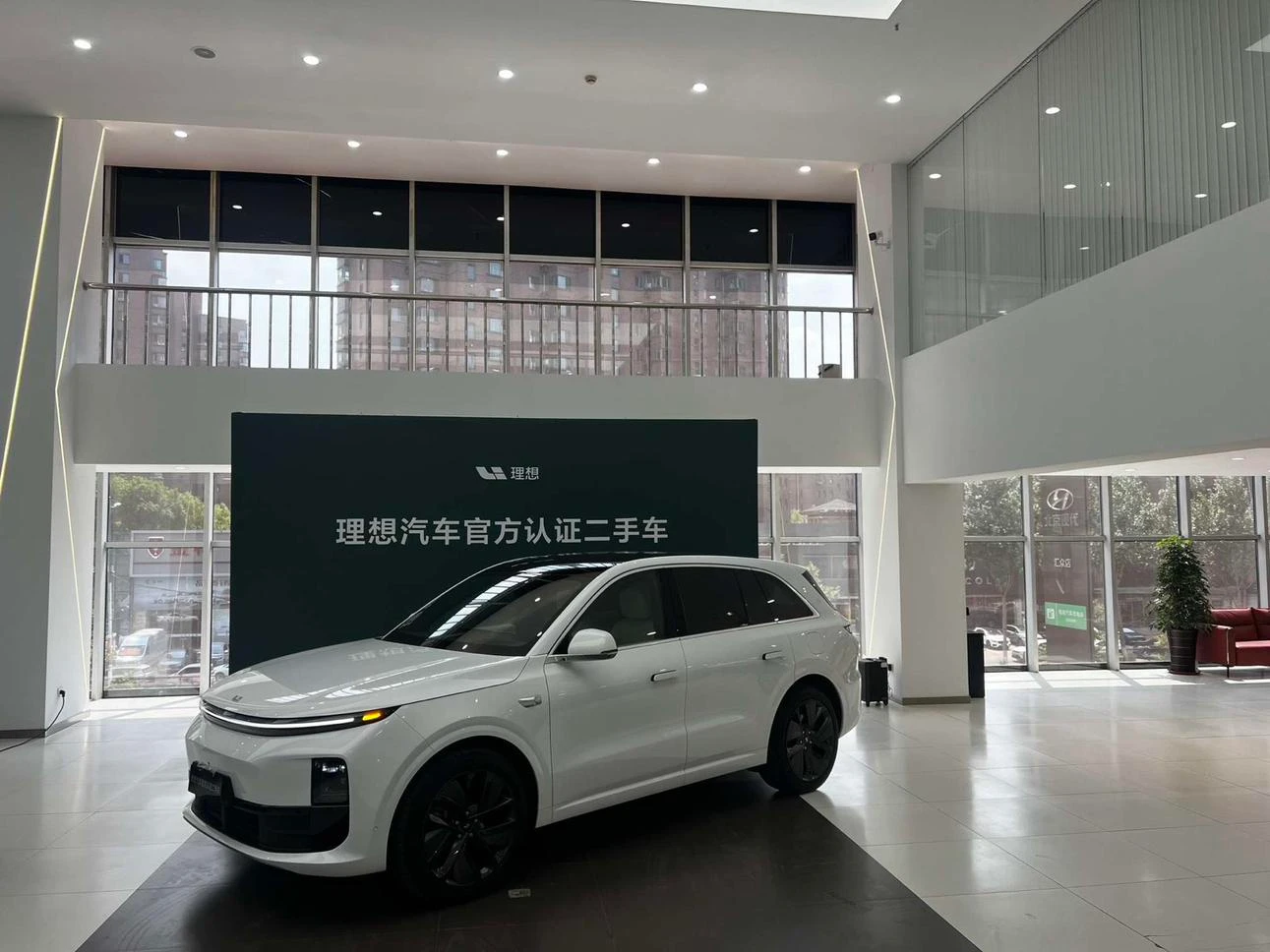 Li Auto Ideal L6