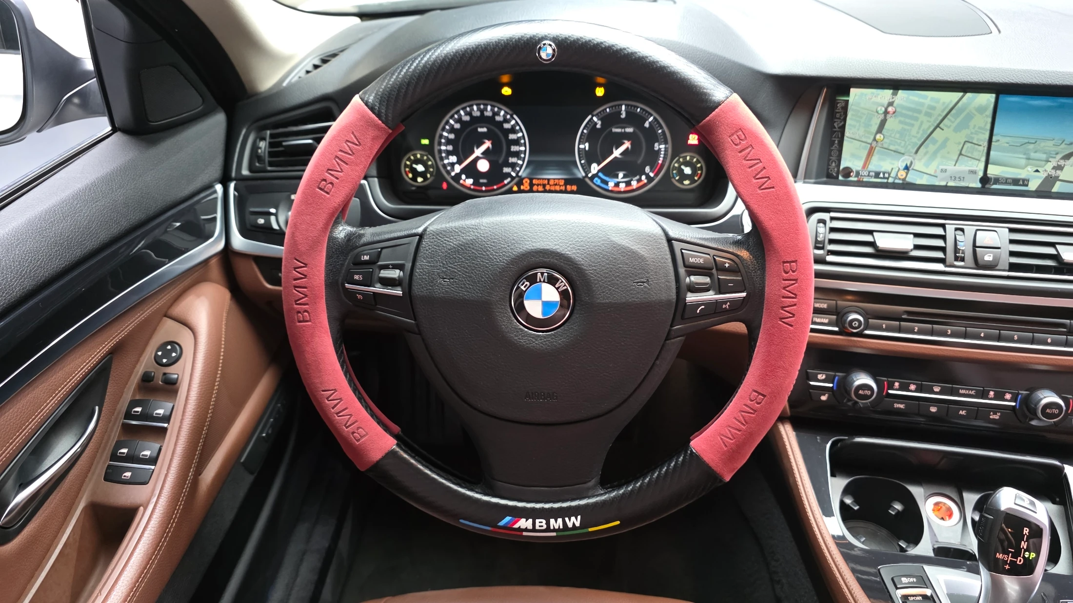BMW 5-Series F10, 2014 — фото 13