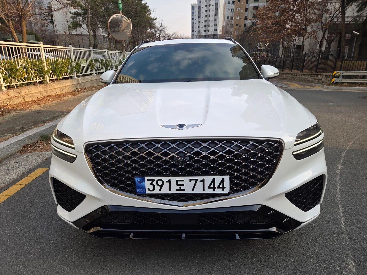 Genesis Gv70