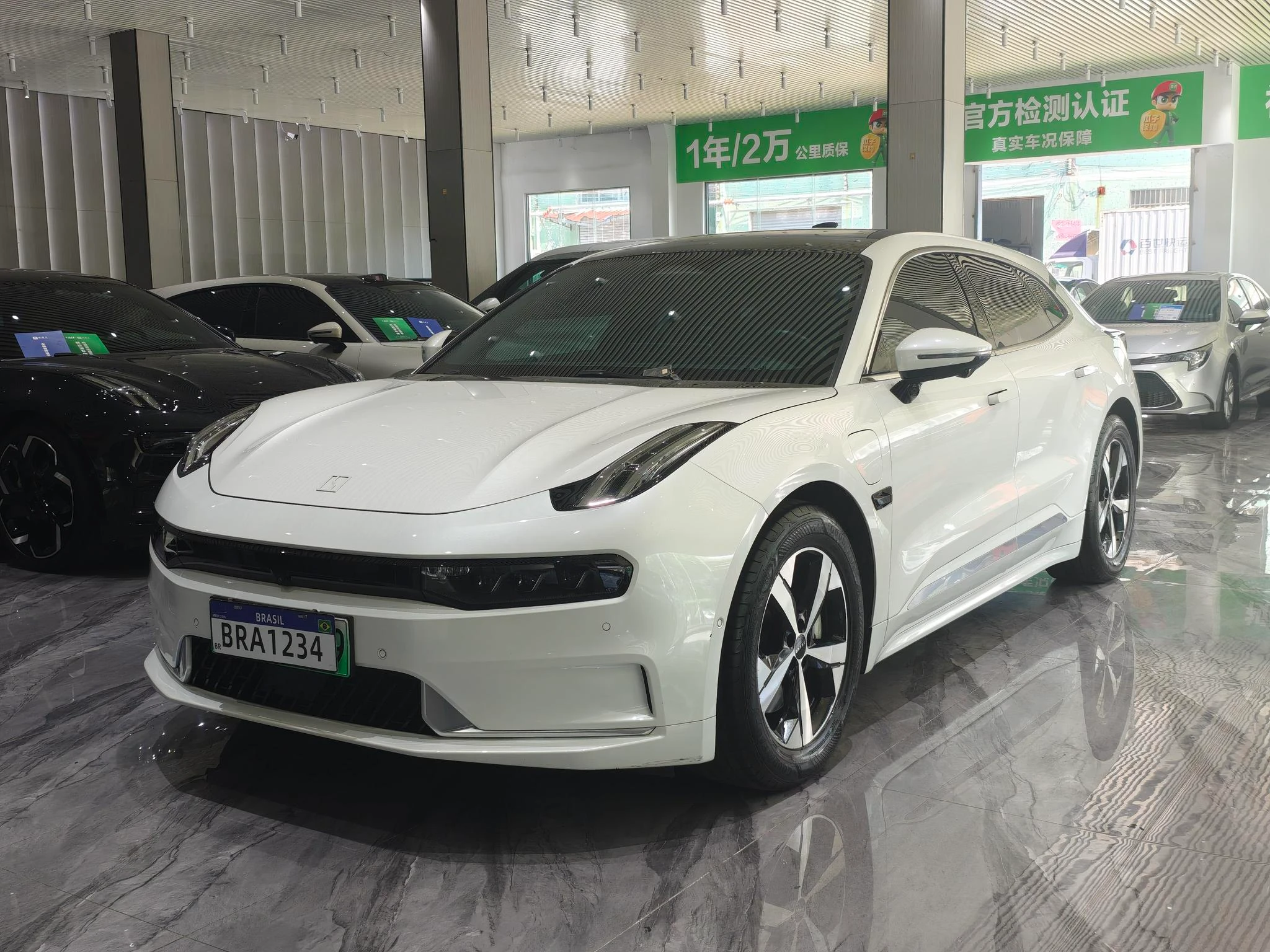 ZEEKR 001