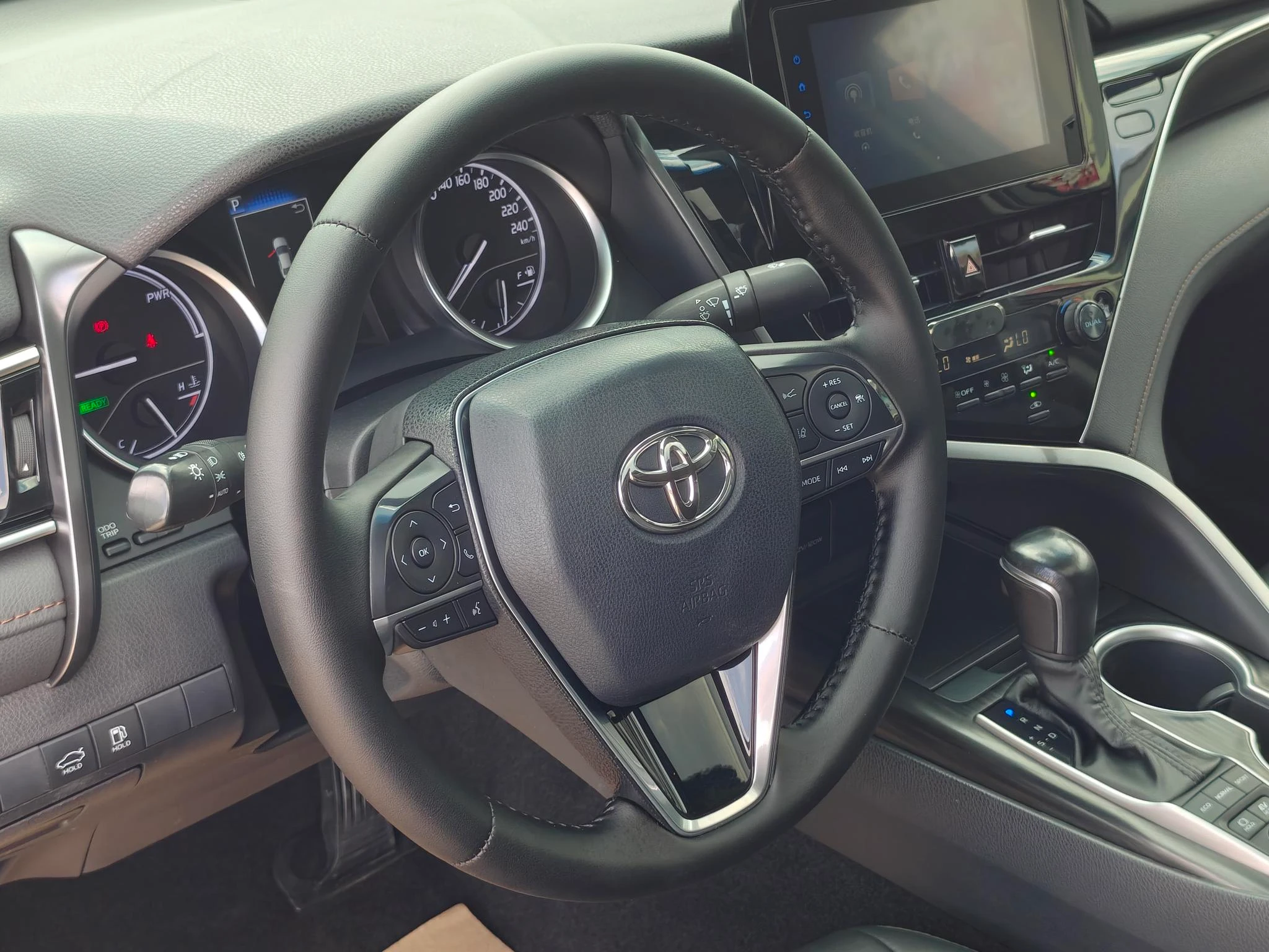 Toyota Camry, 2023 — фото 10