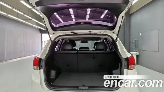 Hyundai Tucson ix, 2010 — фото 17