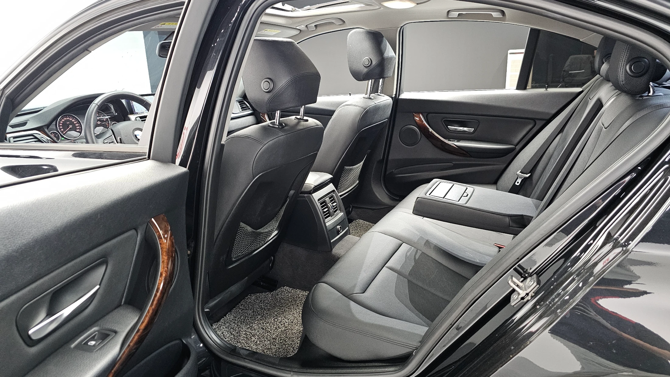 BMW 3-Series F30, 2013 — фото 11