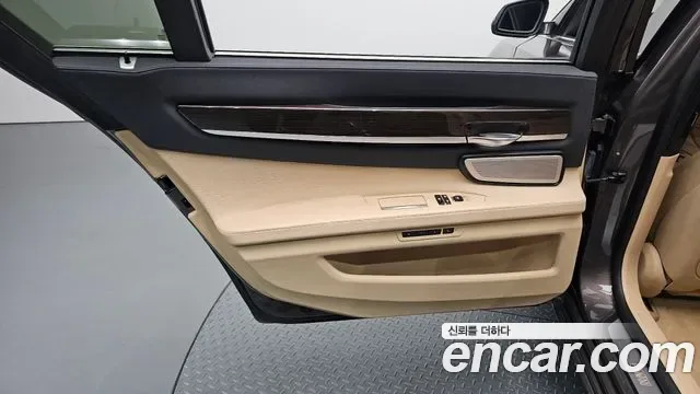 BMW 7-Series F01, 2013 — фото 25