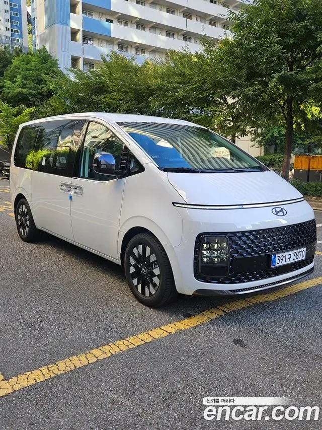 Hyundai Staria