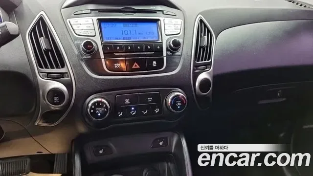 Hyundai Tucson ix, 2010 — фото 12