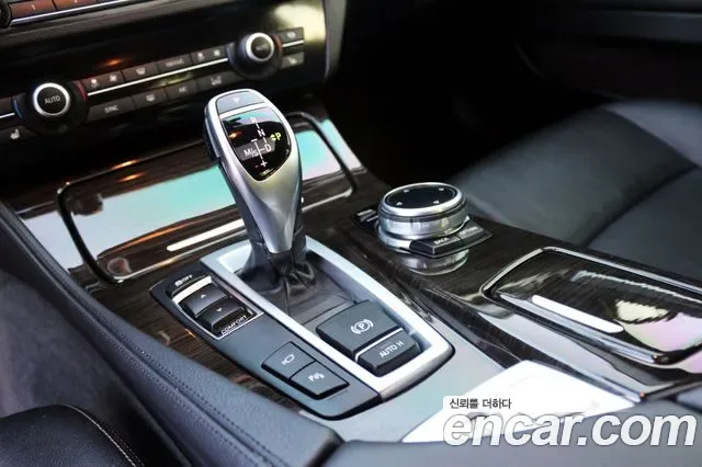 BMW 5-Series F10, 2014 — фото 16