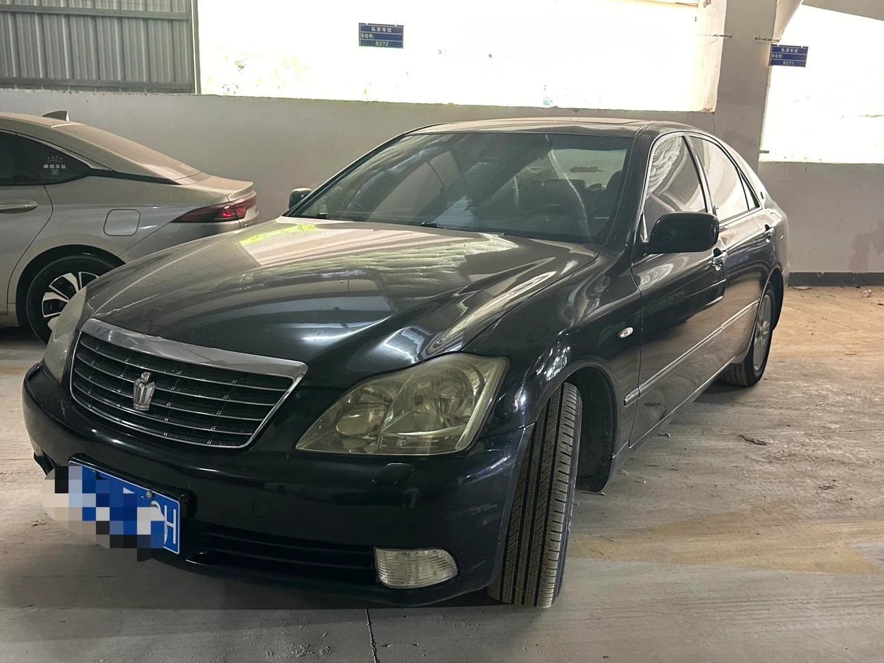 Toyota crown