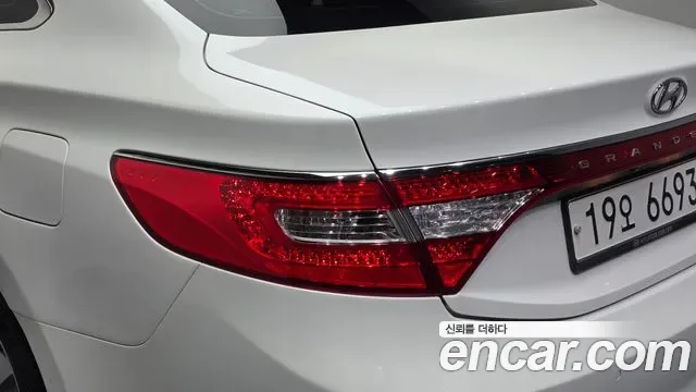 Hyundai Grandeur HG Hybrid, 2014 — фото 23