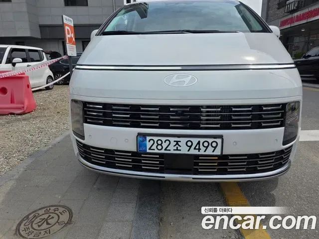 Hyundai Staria