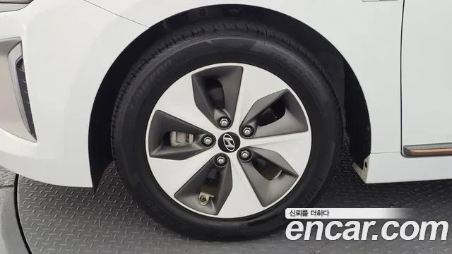 Hyundai Ioniq Ionic Electric, 2016 — фото 5