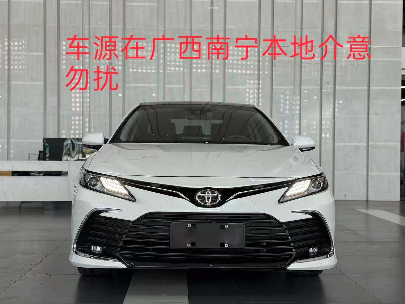 Toyota Camry, 2023 — фото 2
