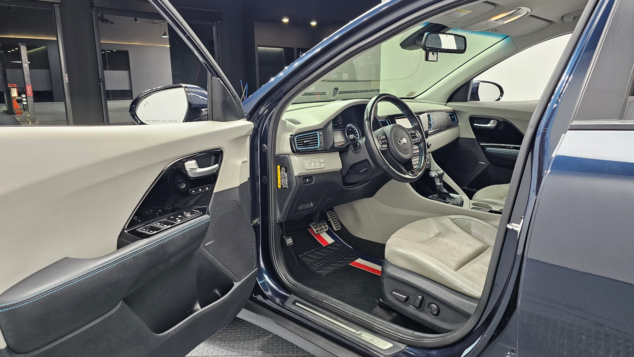 Kia Niro, 2017 — фото 10