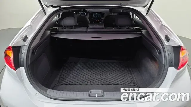 Hyundai Ioniq Ionic Electric, 2017 — фото 20