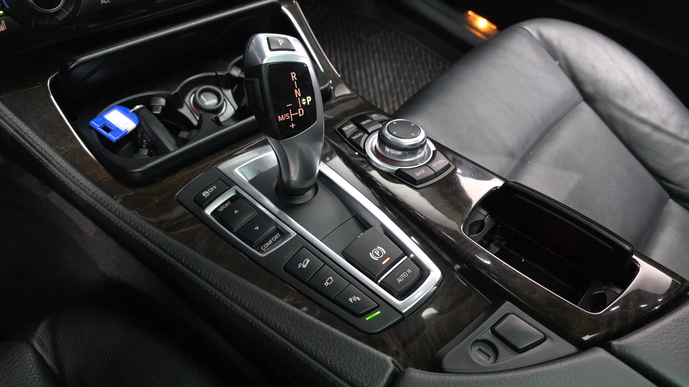 BMW 5-Series F10, 2013 — фото 9