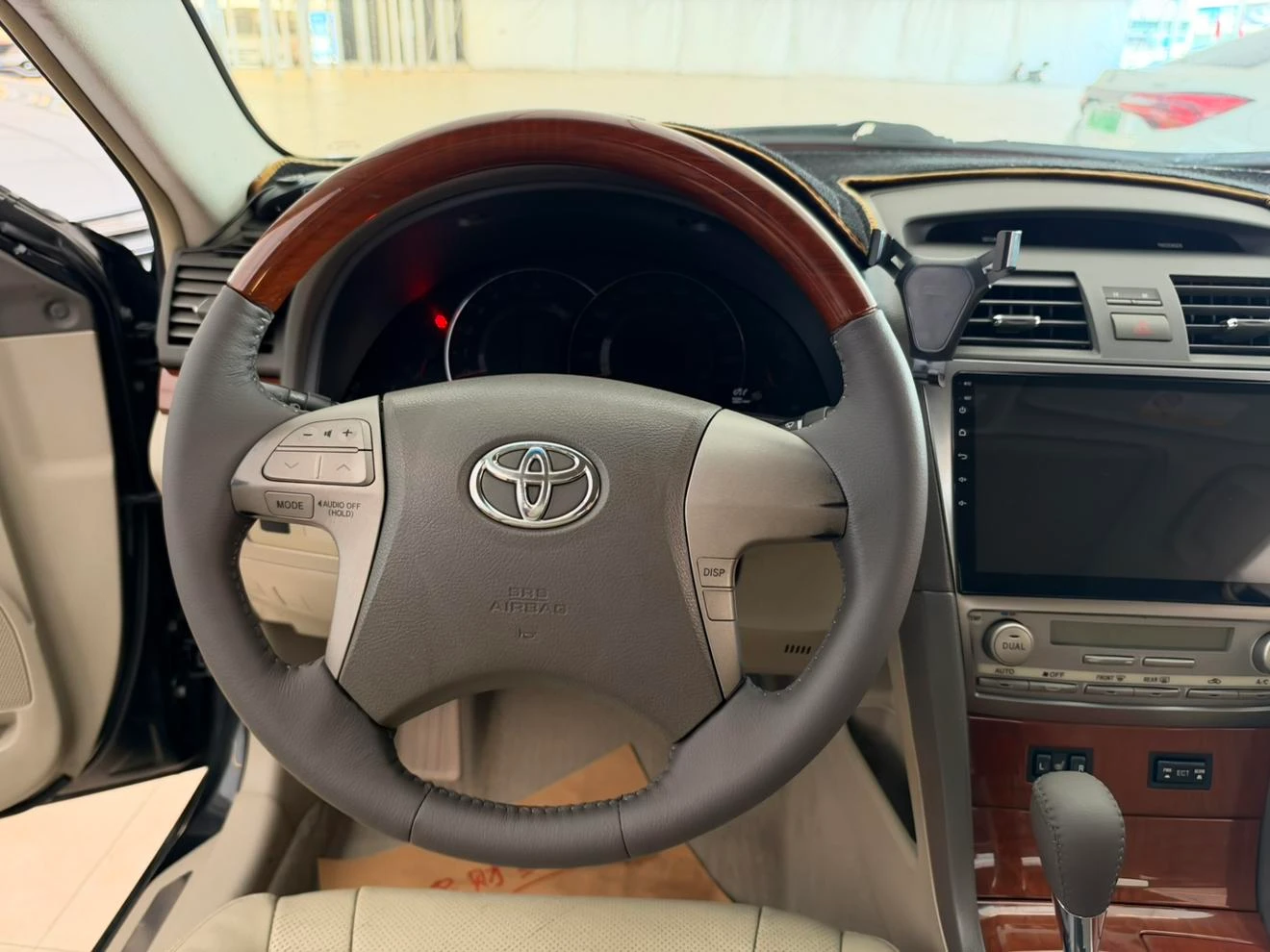 Toyota Camry, 2013 — фото 20