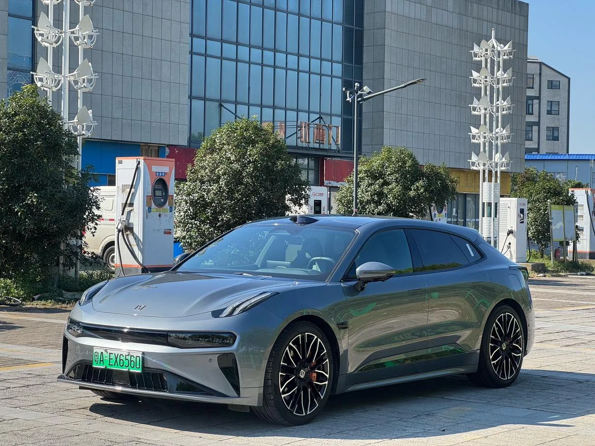 ZEEKR 001