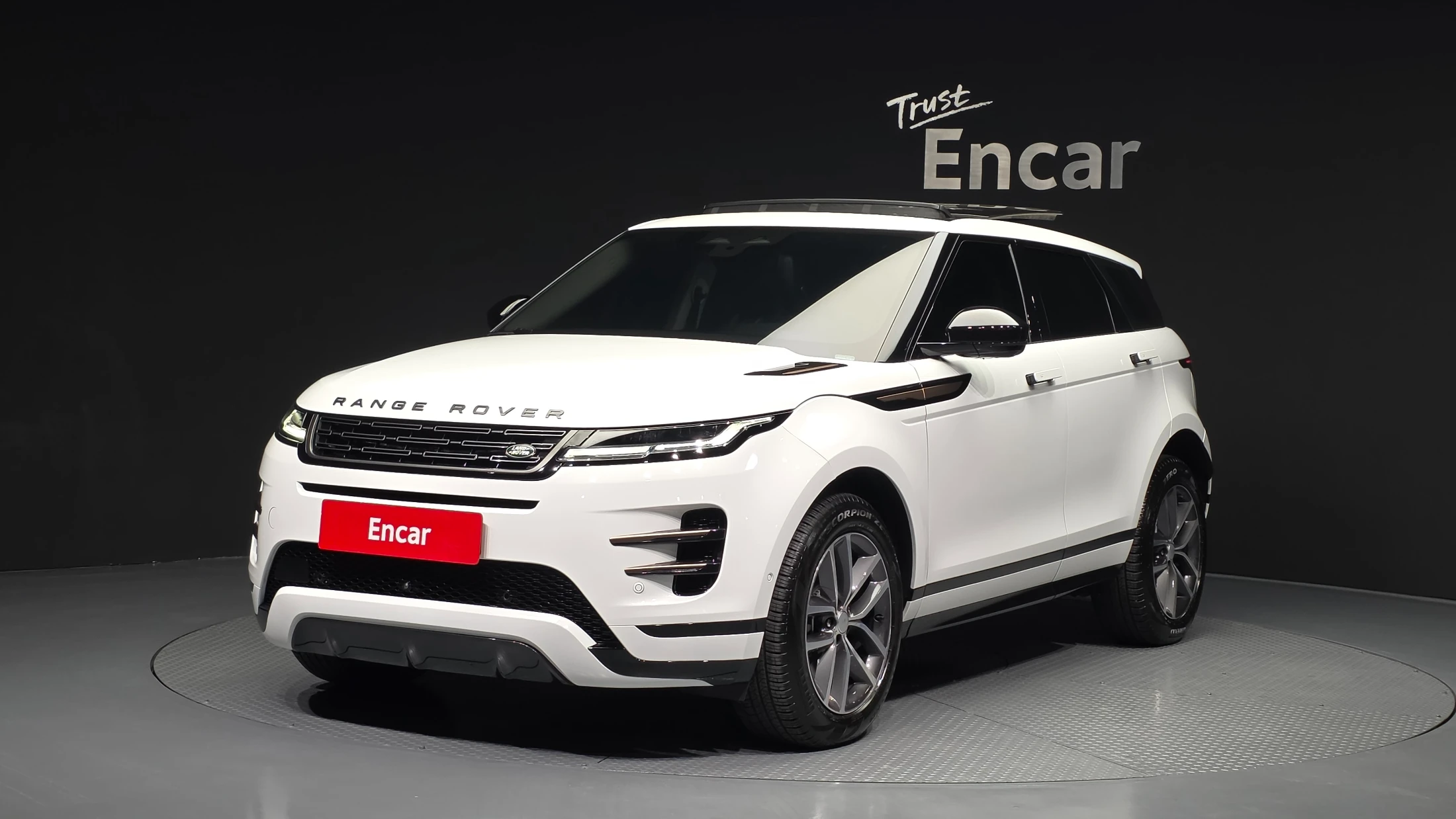 Land Rover Range Rover Evoque, 2025 — внешний вид автомобиля