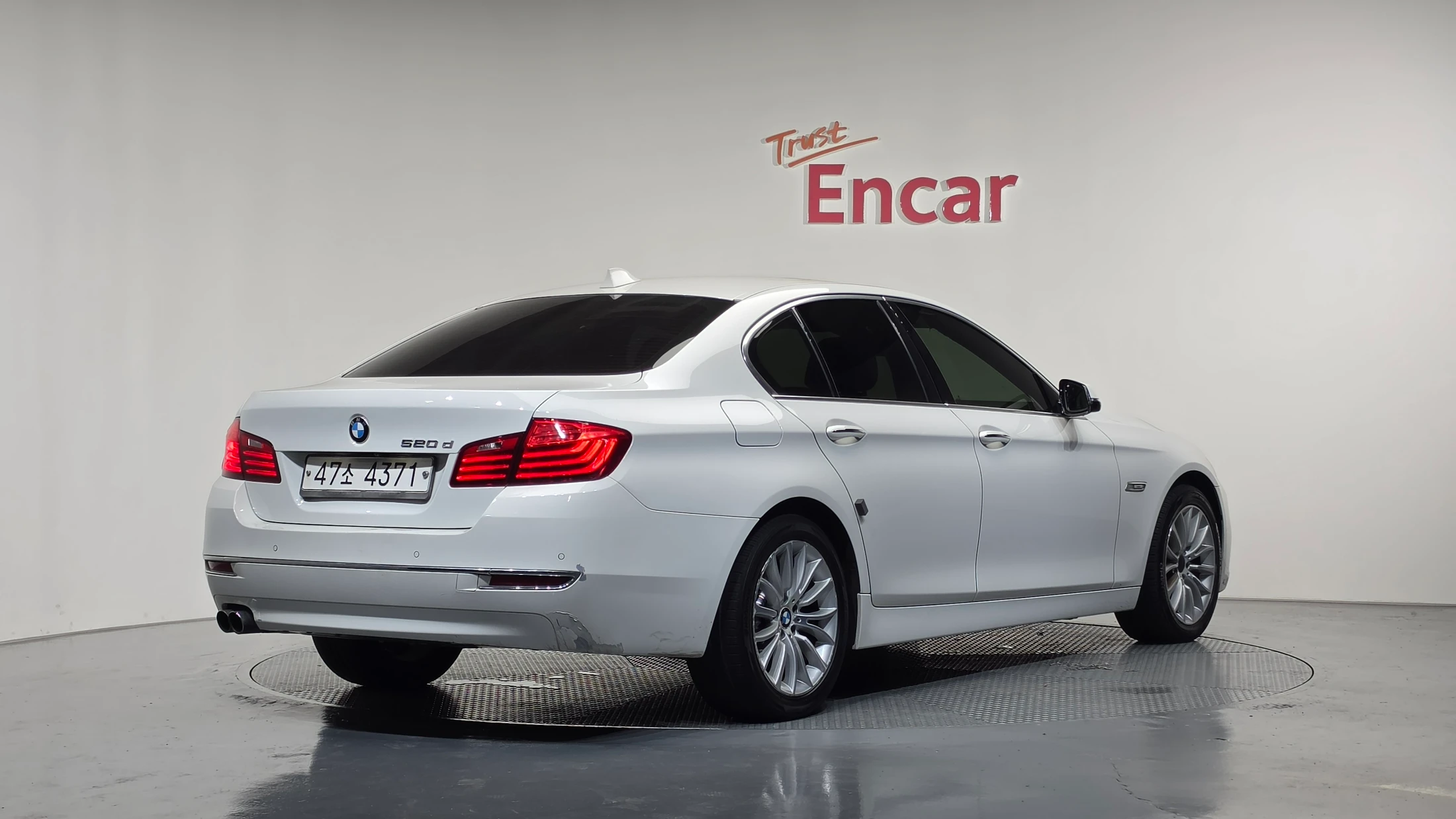 BMW 5-Series F10, 2013 — фото 2