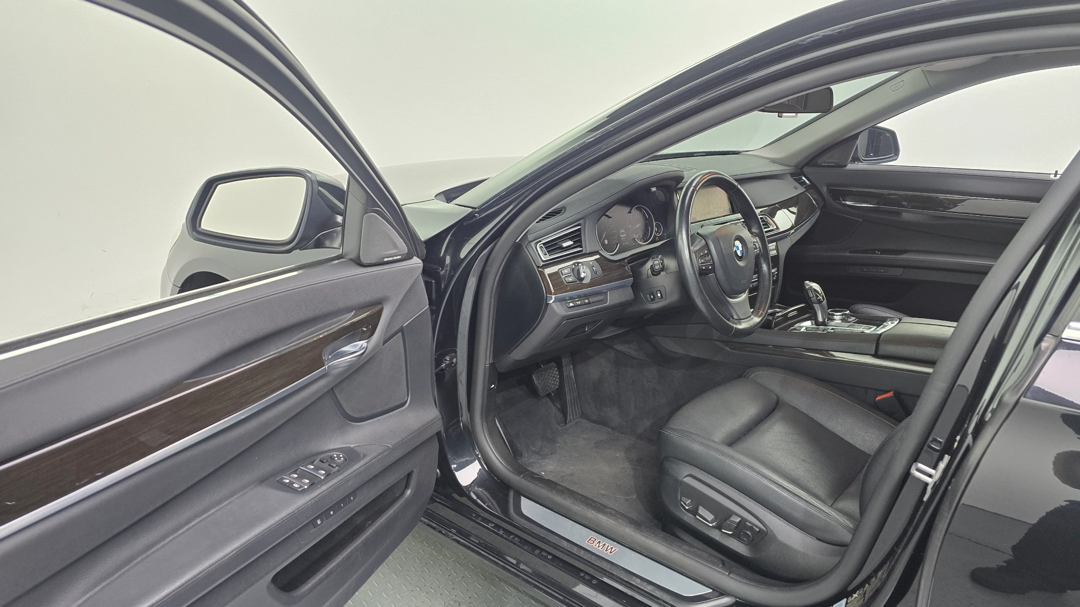 BMW 7-Series F01, 2014 — фото 10