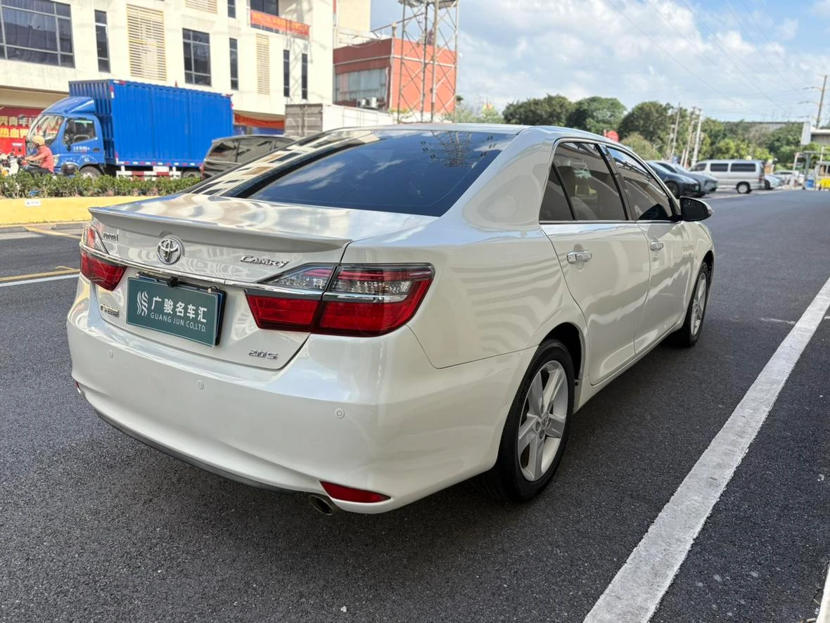 Toyota Camry, 2015 — фото 18
